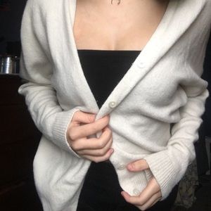 100% soft wool cream cardigan🧺☁️
